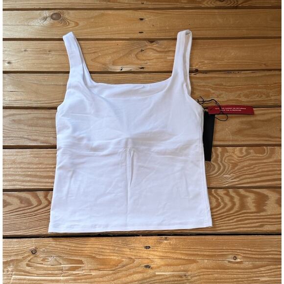NWT Carbon 38 Built in Bra Tank Top Size Medium Women’s White - Picture 1 of 6